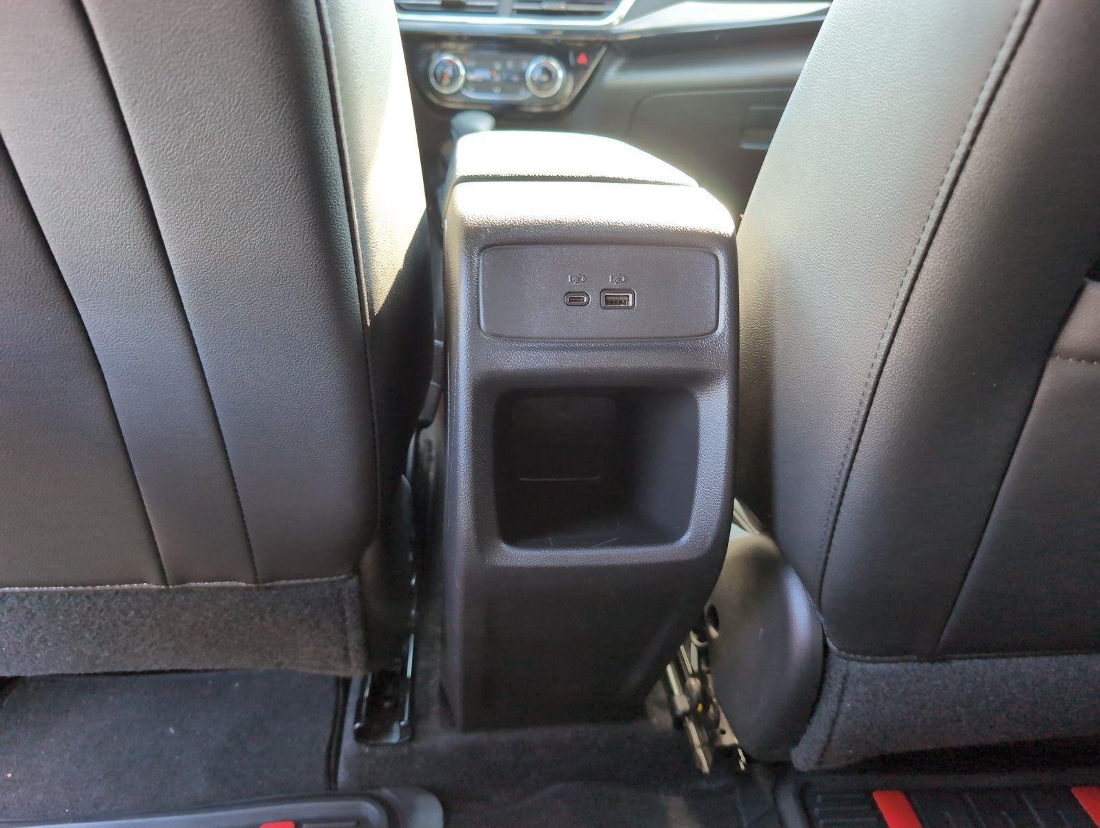 Used 2025 Summit White Chevrolet 2RS image 34