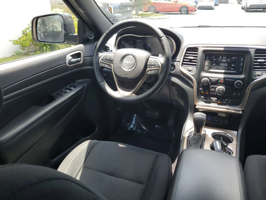 Used 2017 Gray Jeep Laredo image 14