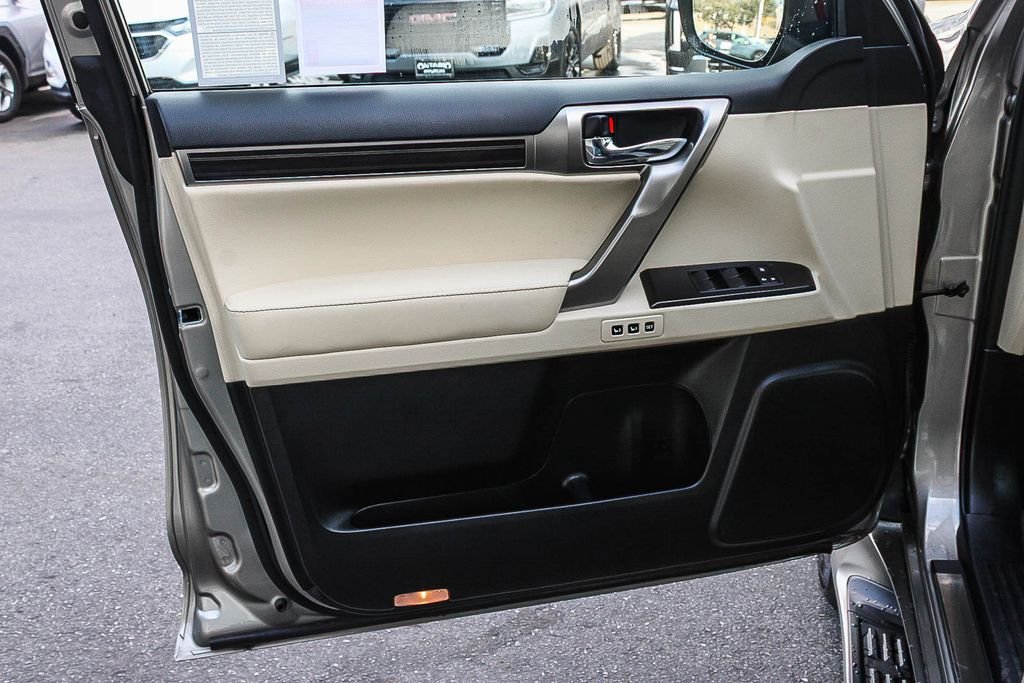 Used 2022 Silver Lexus 460 image 22