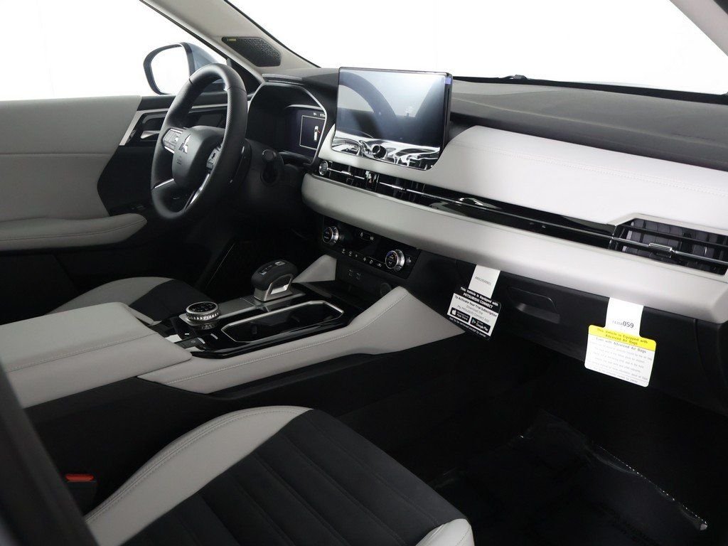 New 2026 Gray Mitsubishi SE image 31