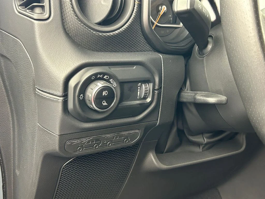 Used 2024 Anvil Clear Coat Jeep Mojave image 44