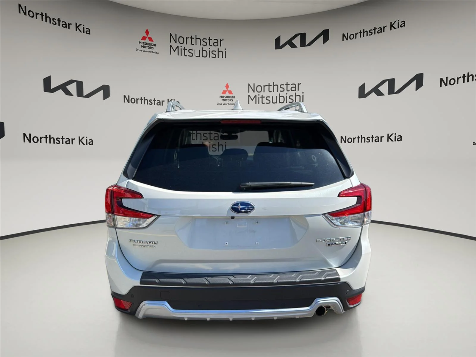 Used 2022 Crystal White Pearl Subaru Touring image 4