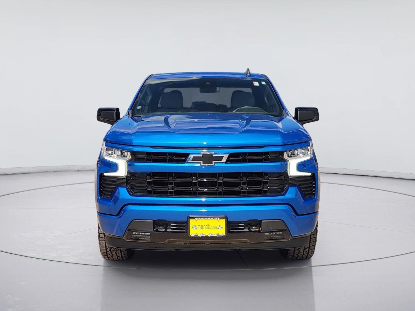 2024 Chevrolet Silverado 1500 photo 2 of 33
