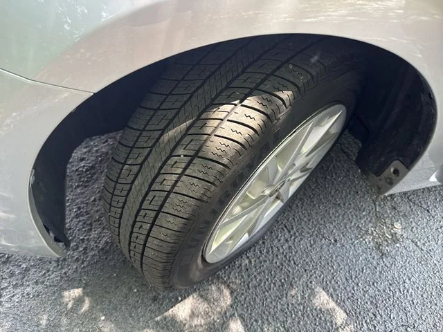 Used 2014 Silver Toyota Three image 31