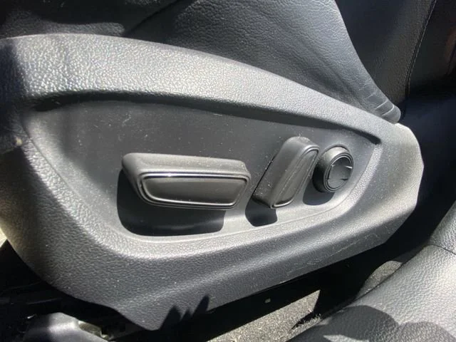 Used 2019 Blizzard Pearl Toyota SE image 12