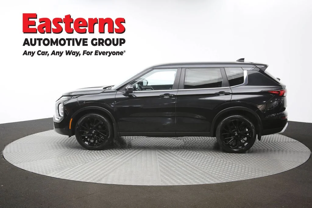 Used 2024 Black Mitsubishi SE image 60
