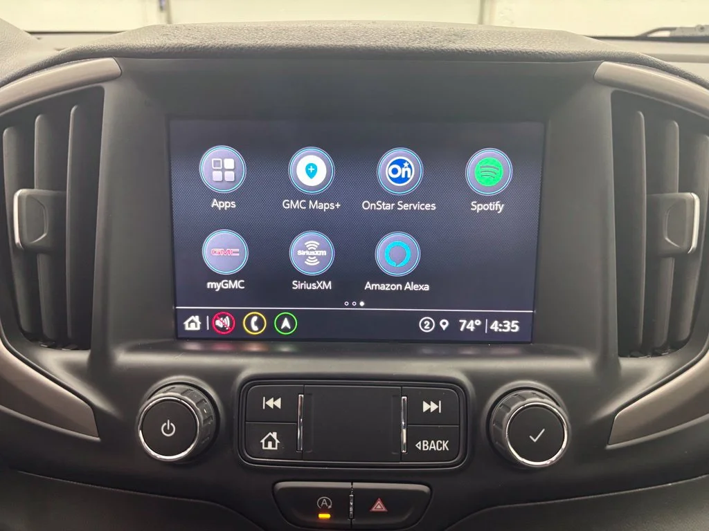 Used 2022 White GMC AT4 image 5