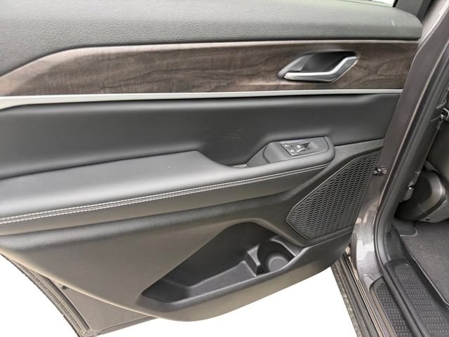 New 2026 Baltic Gray Metallic Clear-Coat Exterior Paint Jeep Altitude image 7