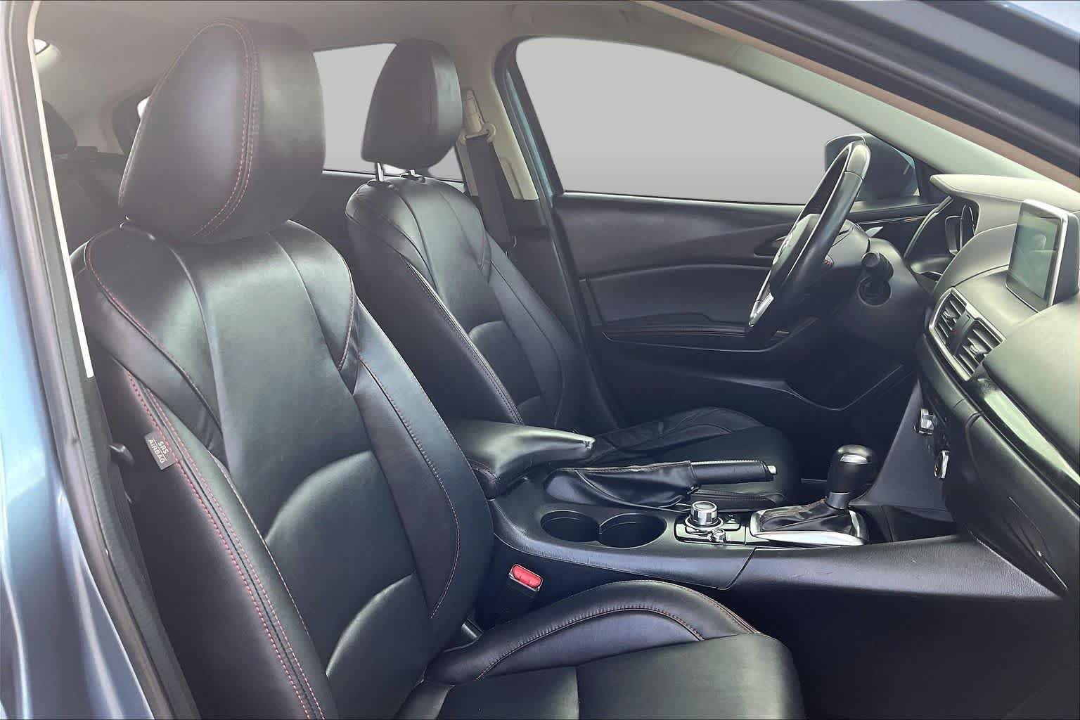 Used 2016 Blue Reflex Mica Mazda i Grand Touring image 9