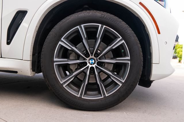 Used 2019 Alpine White BMW xDrive40i image 11