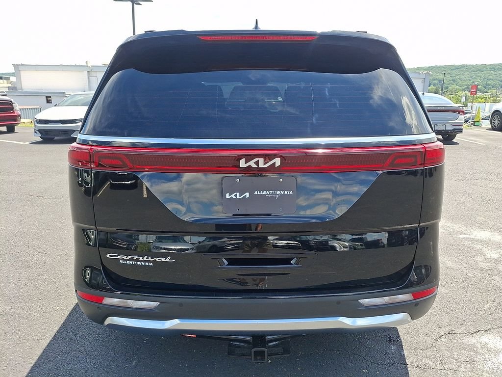 Certified Used 2022 Black Kia SX image 5