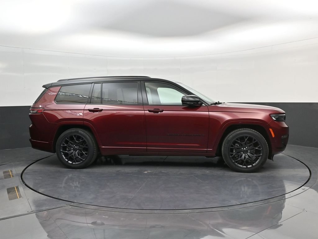 Used 2025 Red Jeep Summit Reserve image 9