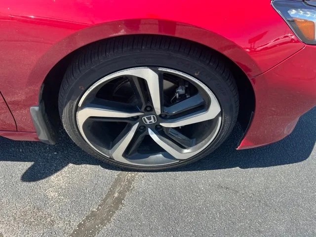 Used 2019  Honda Sport image 13