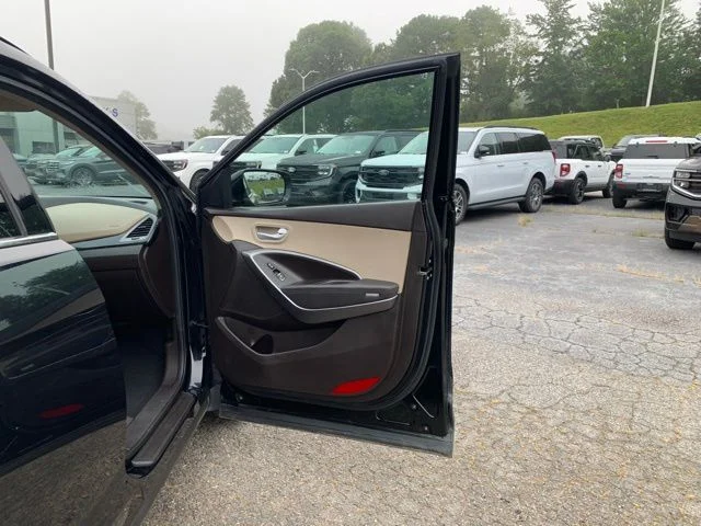 Used 2017 Black Hyundai 2.4 Base image 14