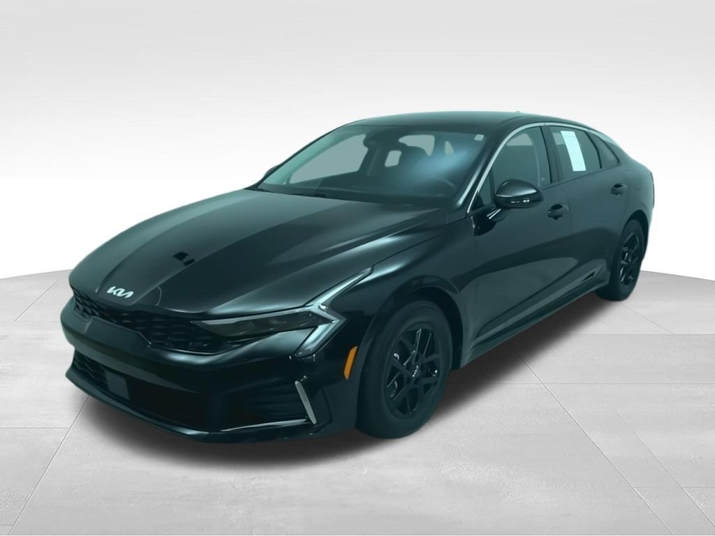 Used 2026 Black Kia LXS image 5