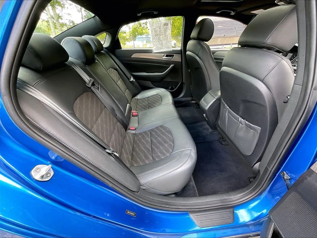Used 2018 Electric Blue Hyundai Sport image 16