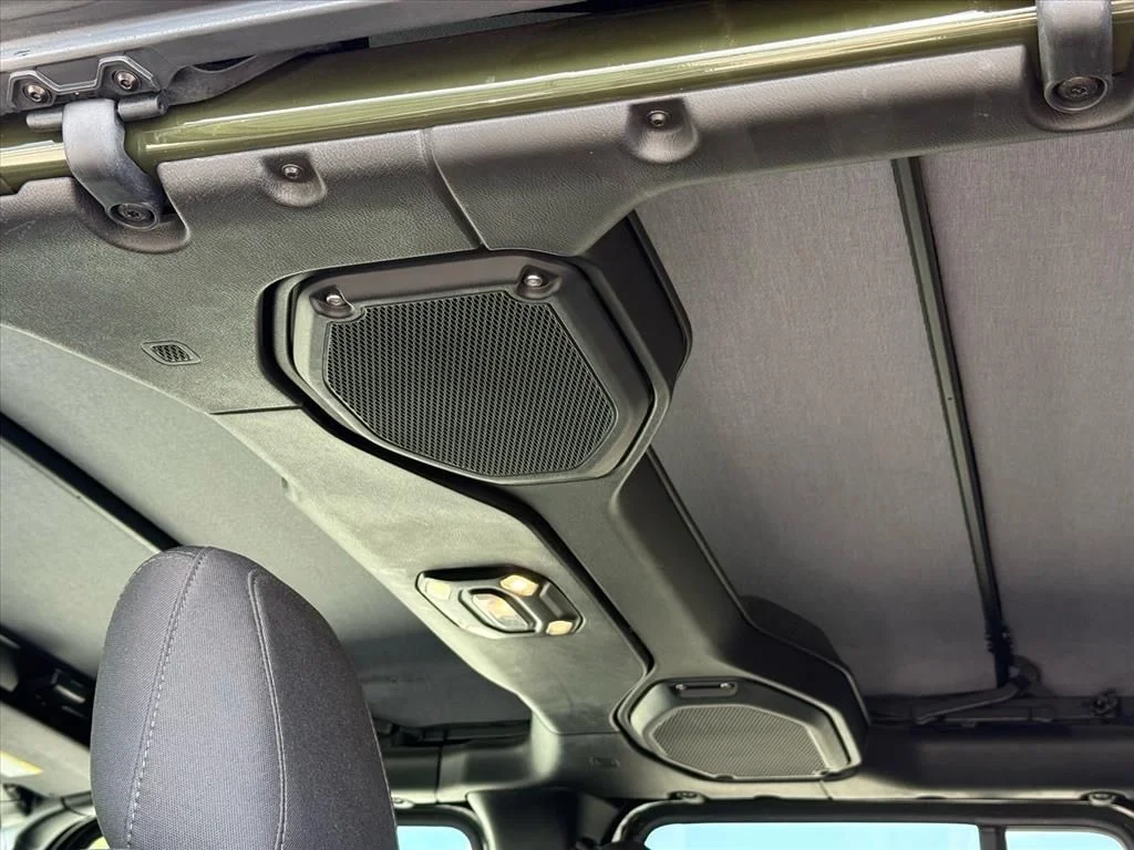 Used 2022 Green Jeep Willys image 21