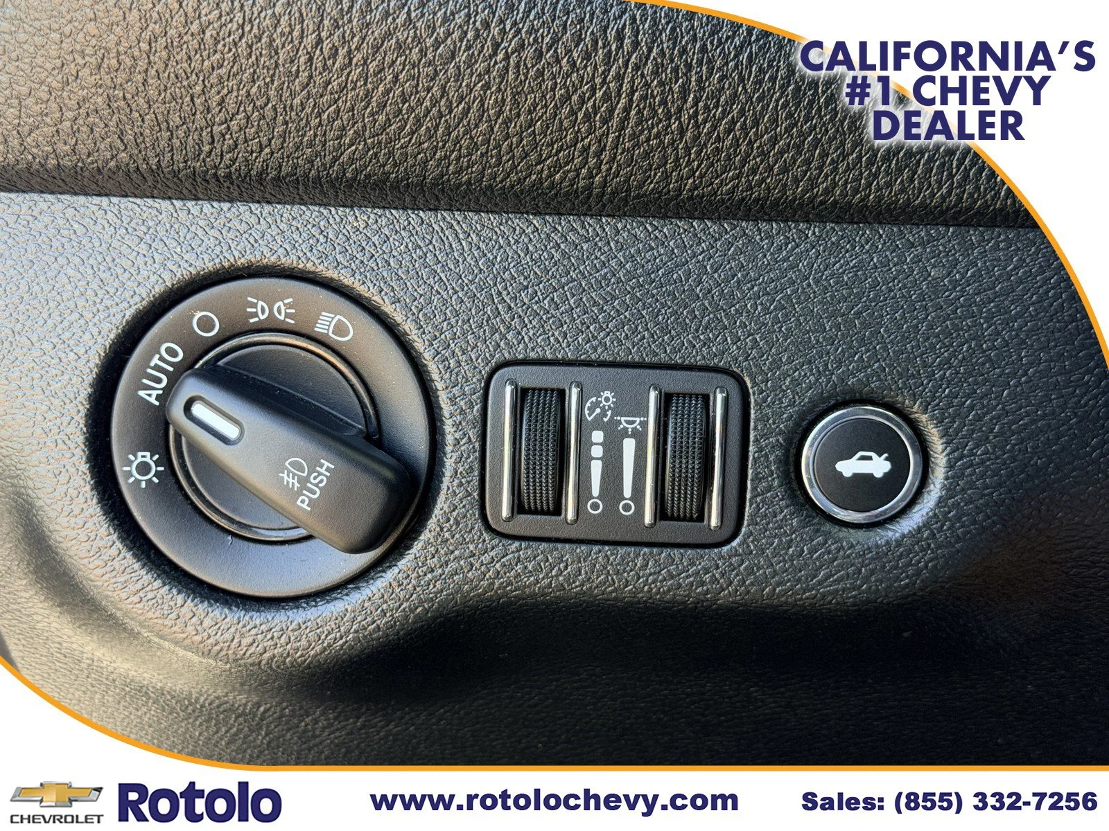 Used 2018 Granite Pearlcoat Dodge SXT image 14