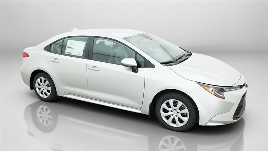 New 2027 Classic Silver Metallic Toyota LE image 6
