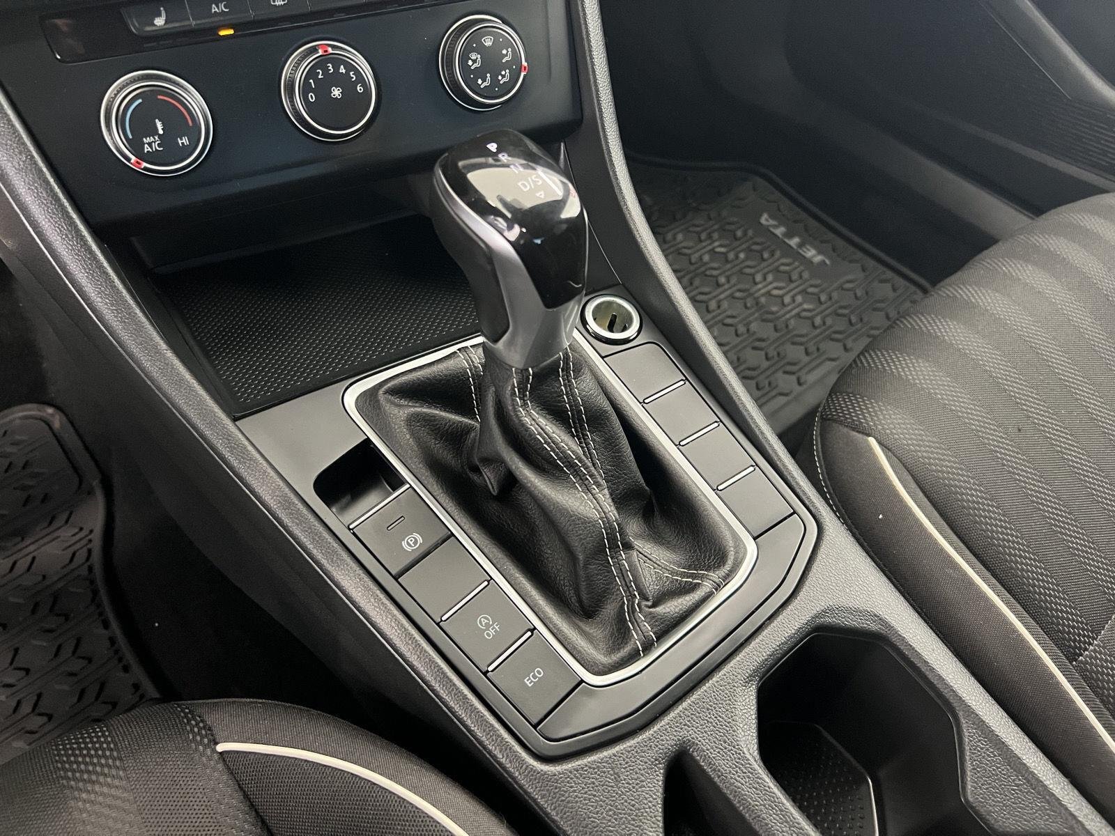 2024 Volkswagen Jetta Sport - Photo 19