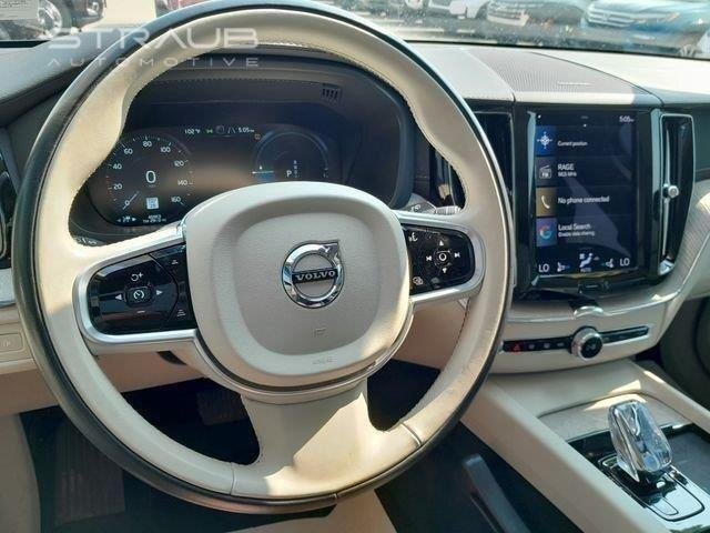 Used 2021 Crystal White Metallic Volvo Inscription image 11
