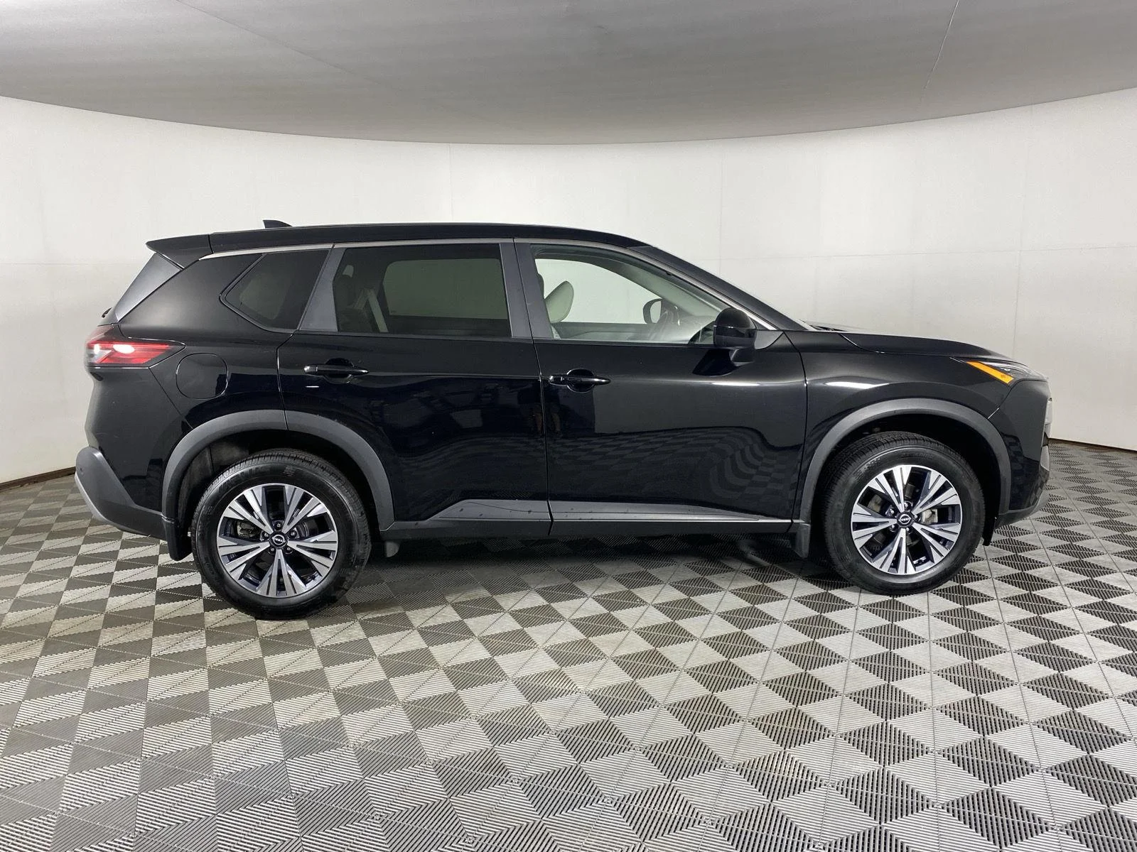 Used 2023 Super Black Nissan SV image 18