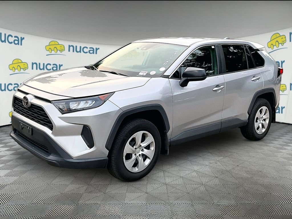 Used 2022 Silver Toyota LE image 3