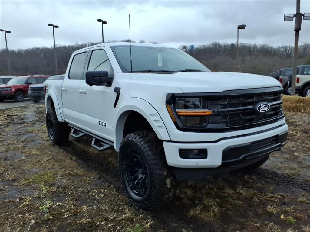 New 2026 Oxford White Ford XLT image 10