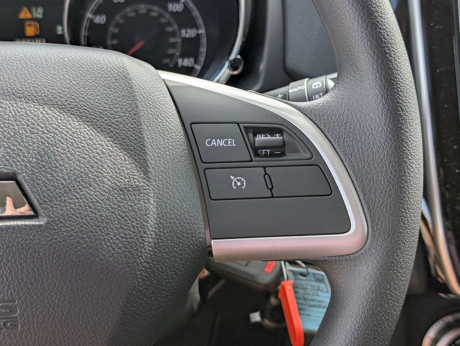 New 2027 Gray Mitsubishi 2.0 ES image 25