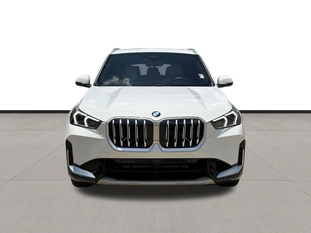 Used 2025 Alpine White BMW xDrive28i image 2