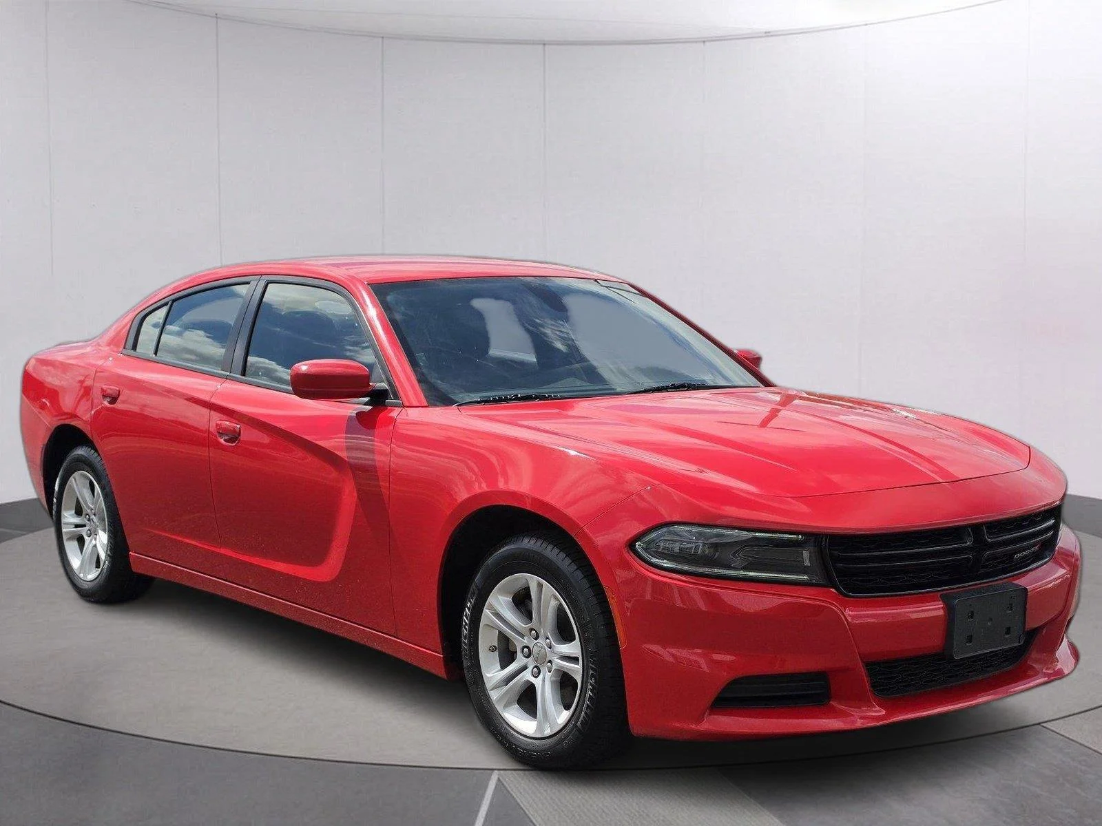 Used 2022 Torred Clearcoat Dodge SXT image 7