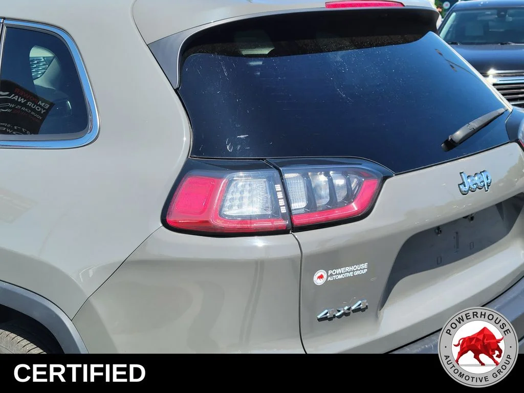 Used 2020 Gray Jeep Latitude Plus image 13