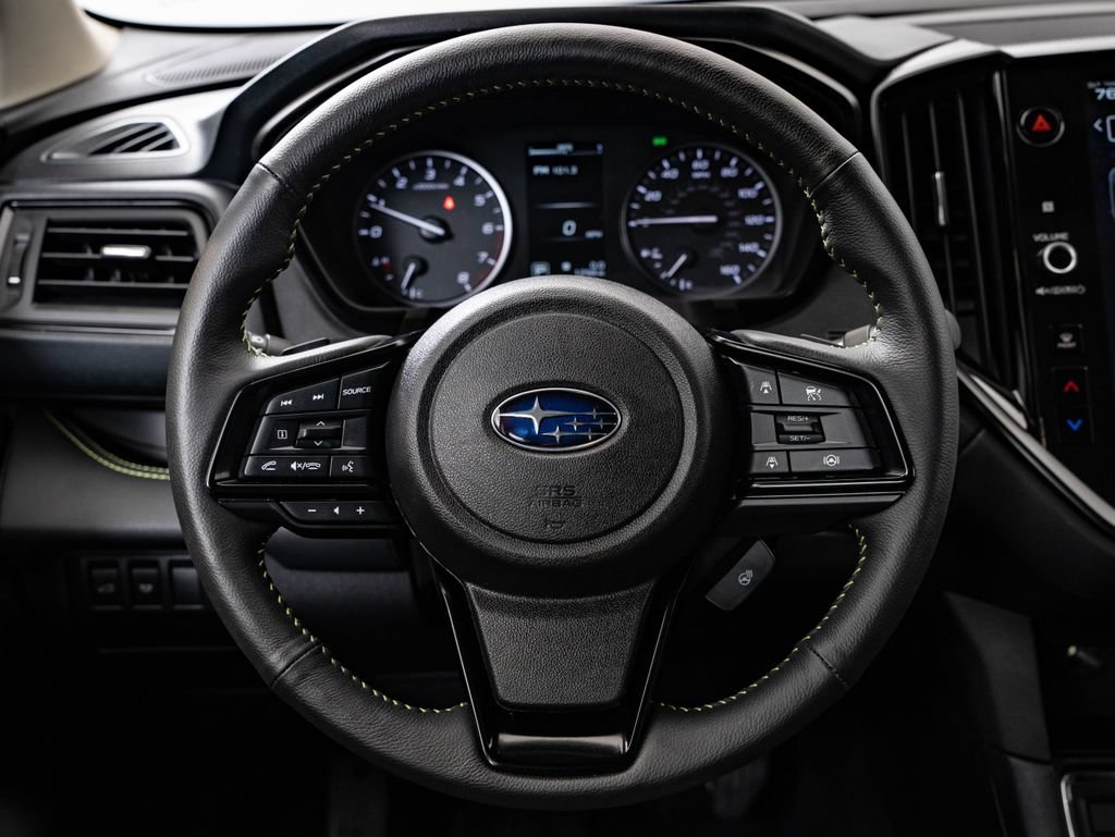 Used 2025 Ice Silver Metallic Subaru Onyx Edition image 39