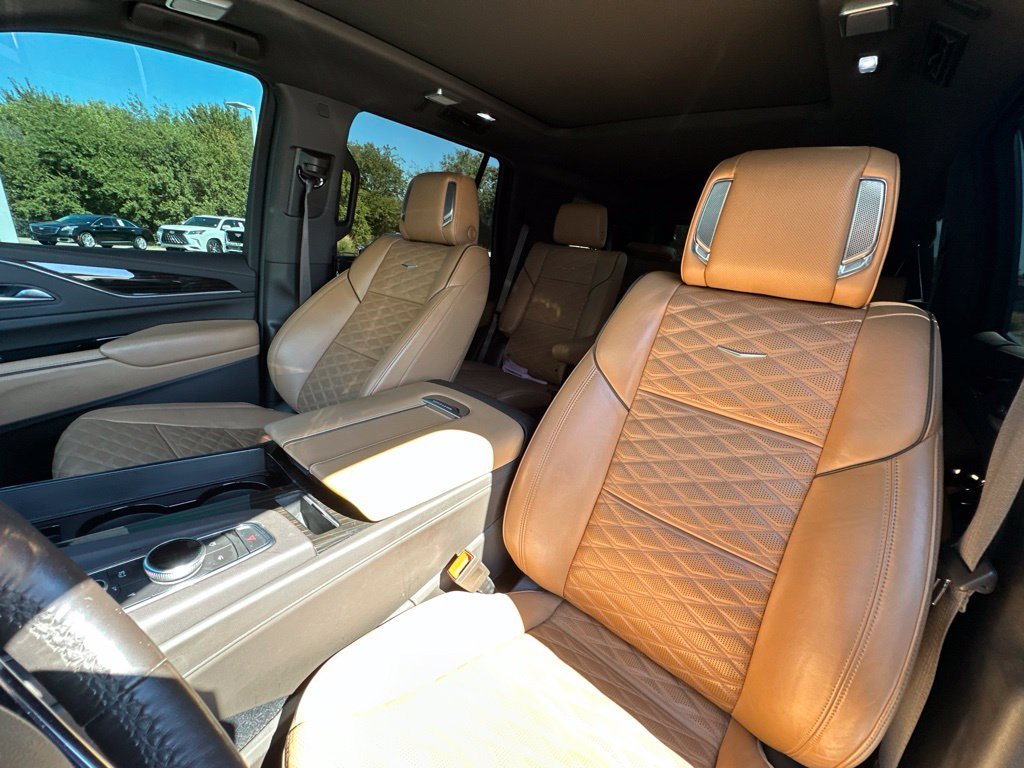 Used 2023 Black Cadillac Sport image 8