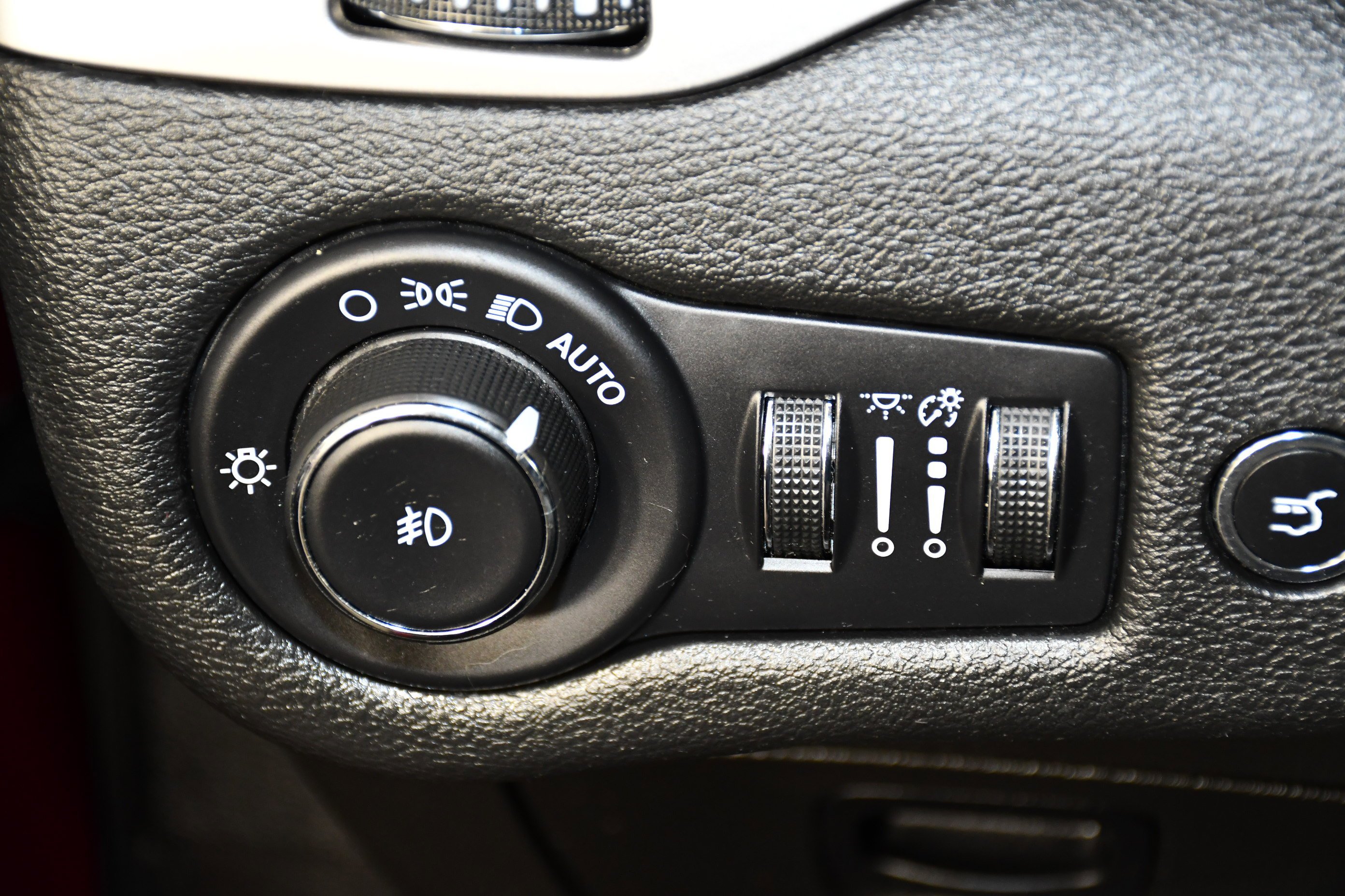 Used 2021 Velvet Red Pearlcoat Jeep 80th Anniversary image 36