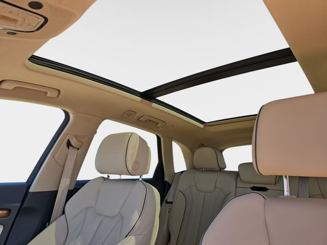 Used 2024 White Audi 55 Premium image 33