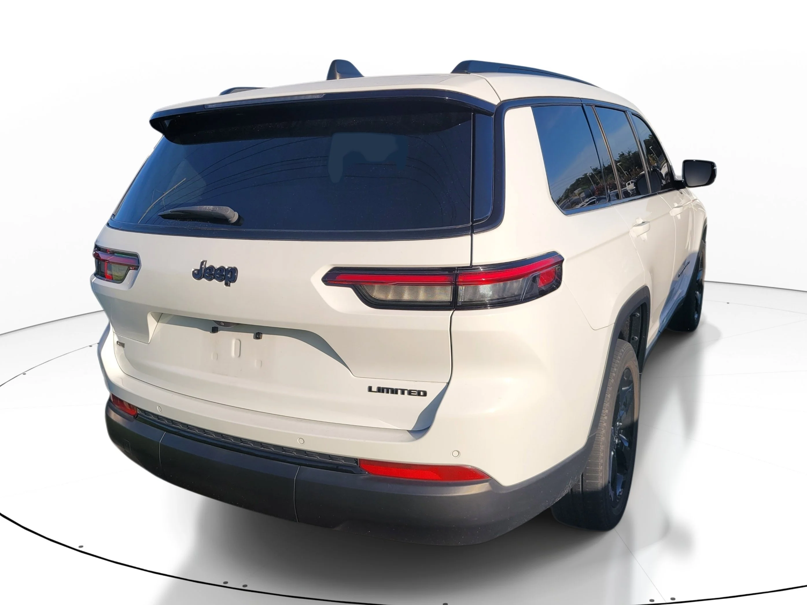 Used 2023 Bright White Clearcoat Jeep Limited image 4