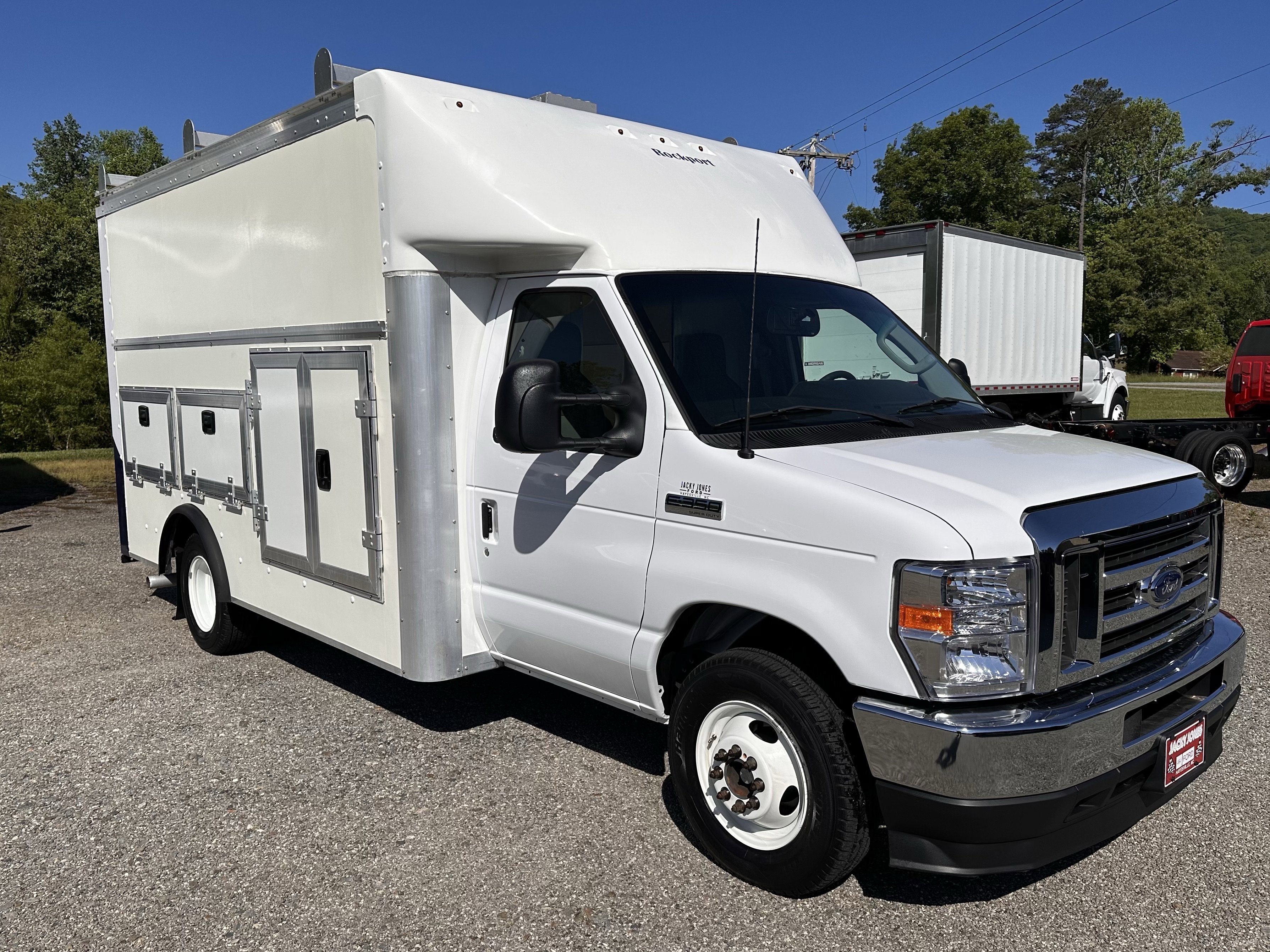 Used 2023 Oxford White Ford  image 4