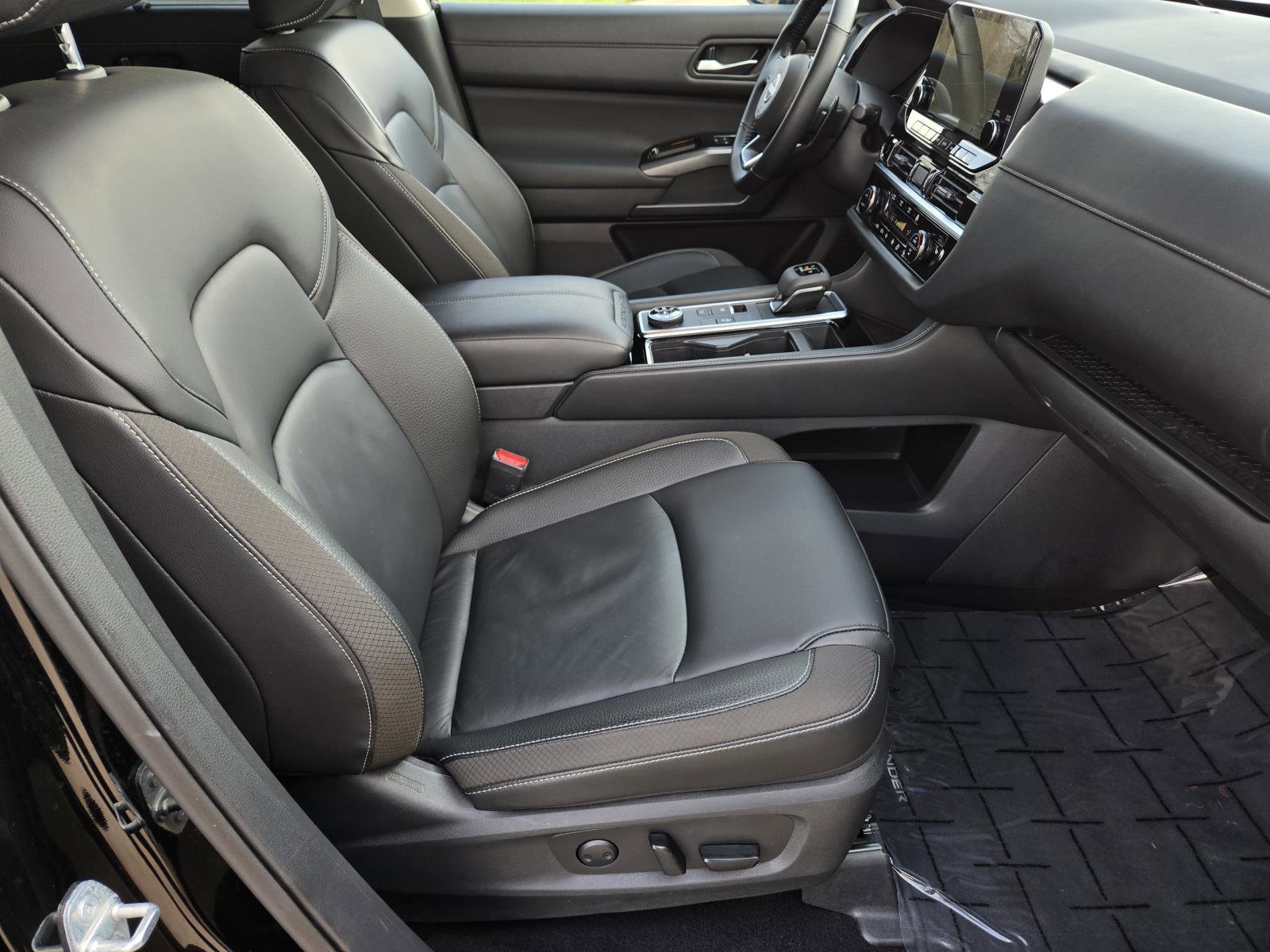Used 2025 Super Black Nissan SL image 29