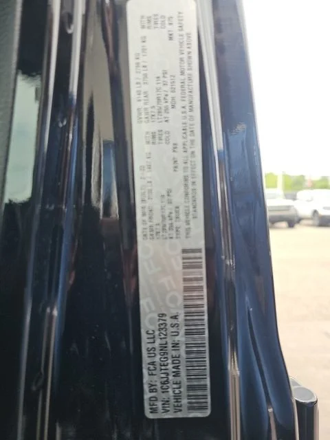 Used 2022 Black Jeep Mojave image 19