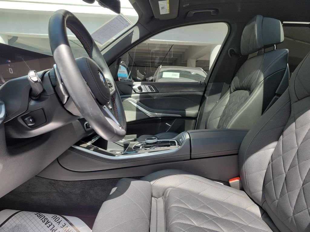 Used 2025 Gray BMW M60i image 23