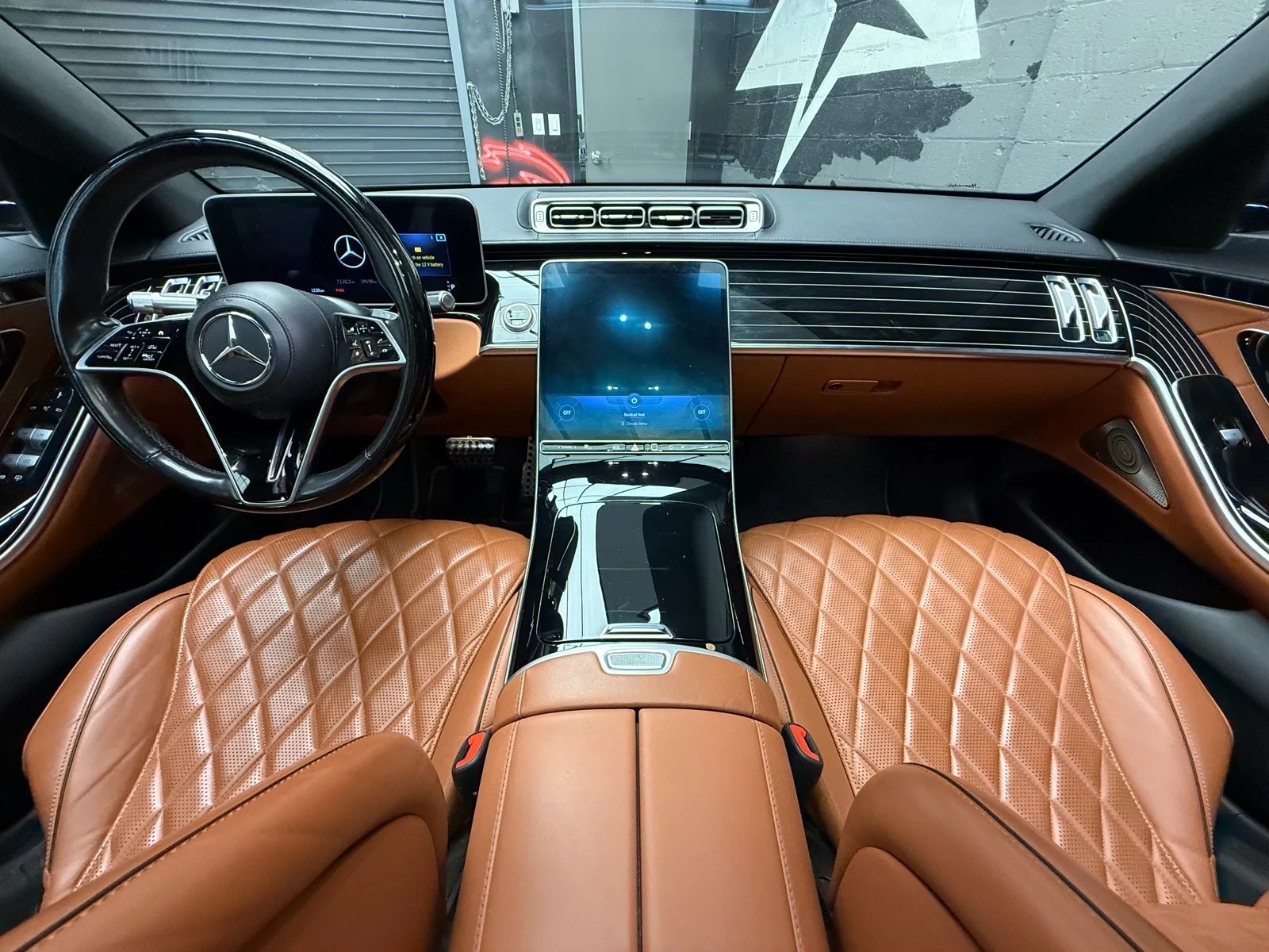Used 2023 Manufaktur Diamond White Metallic (799) Mercedes-Benz S 580 4MATIC® image 24