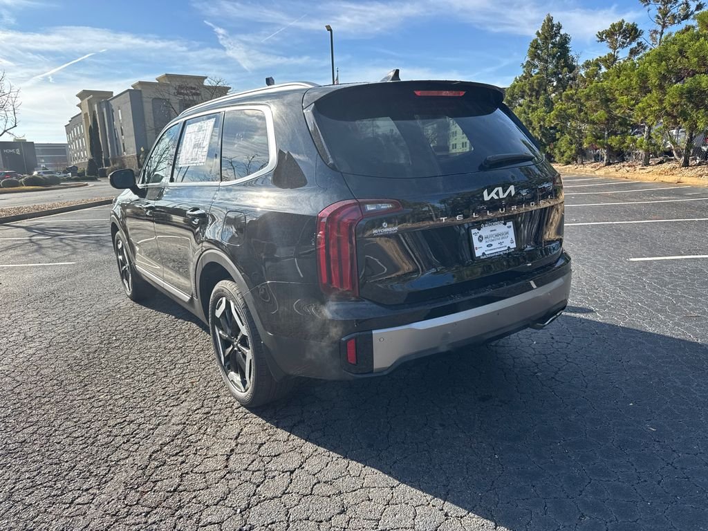 Used 2025 Black Kia S image 5