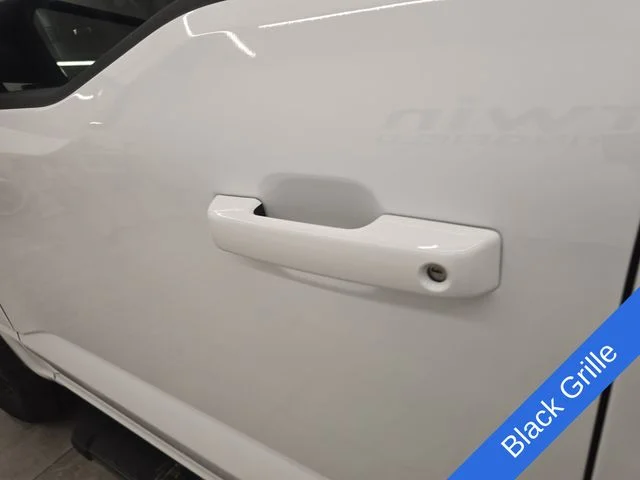New 2026 Oxford White Ford XLT image 21