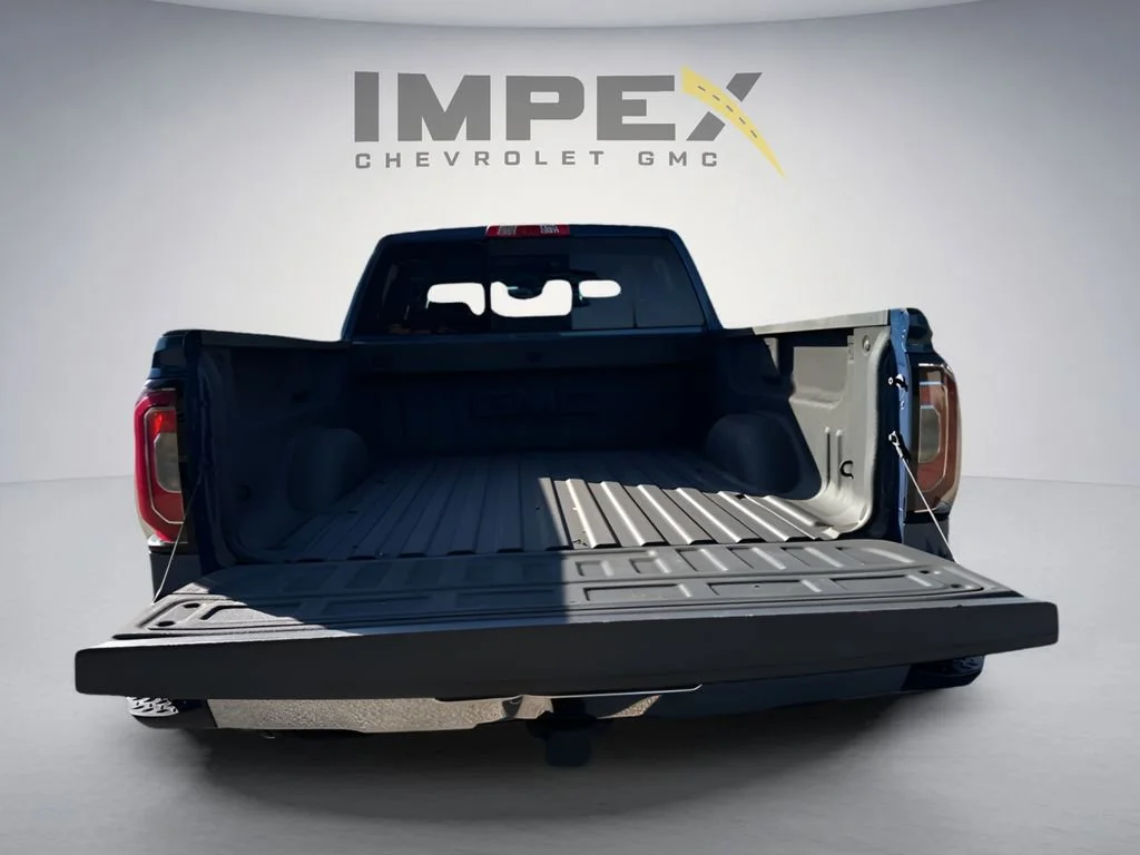 Used 2017 STONE BLUE METALLIC GMC SLT image 30