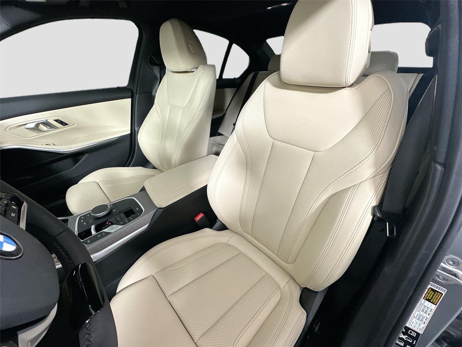 2026 BMW 3 Series 330i - Photo 20