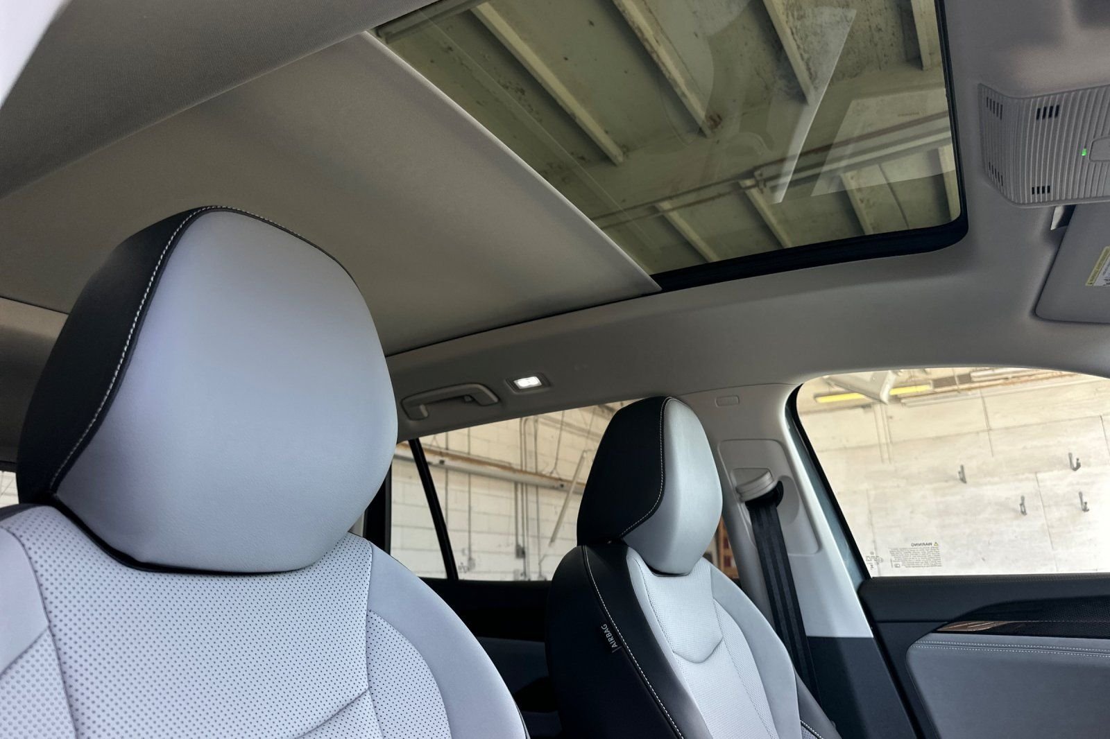 New 2026 Platinum Gray Metallic Volkswagen 2.0T SE image 17