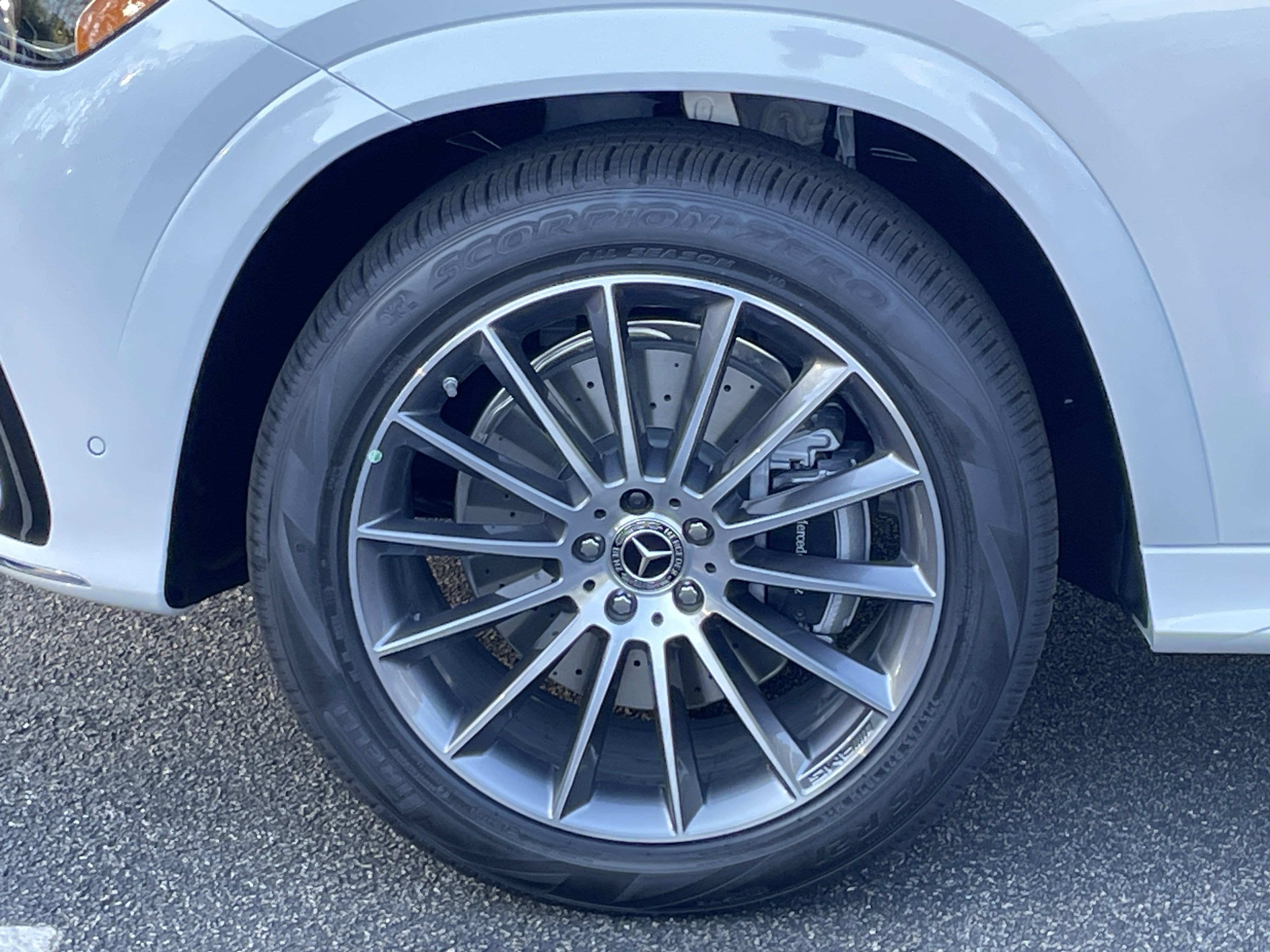 New 2026 MANUFAKTUR Moonlight White Metallic Mercedes-Benz GLE 350 4MATIC® SUV image 13