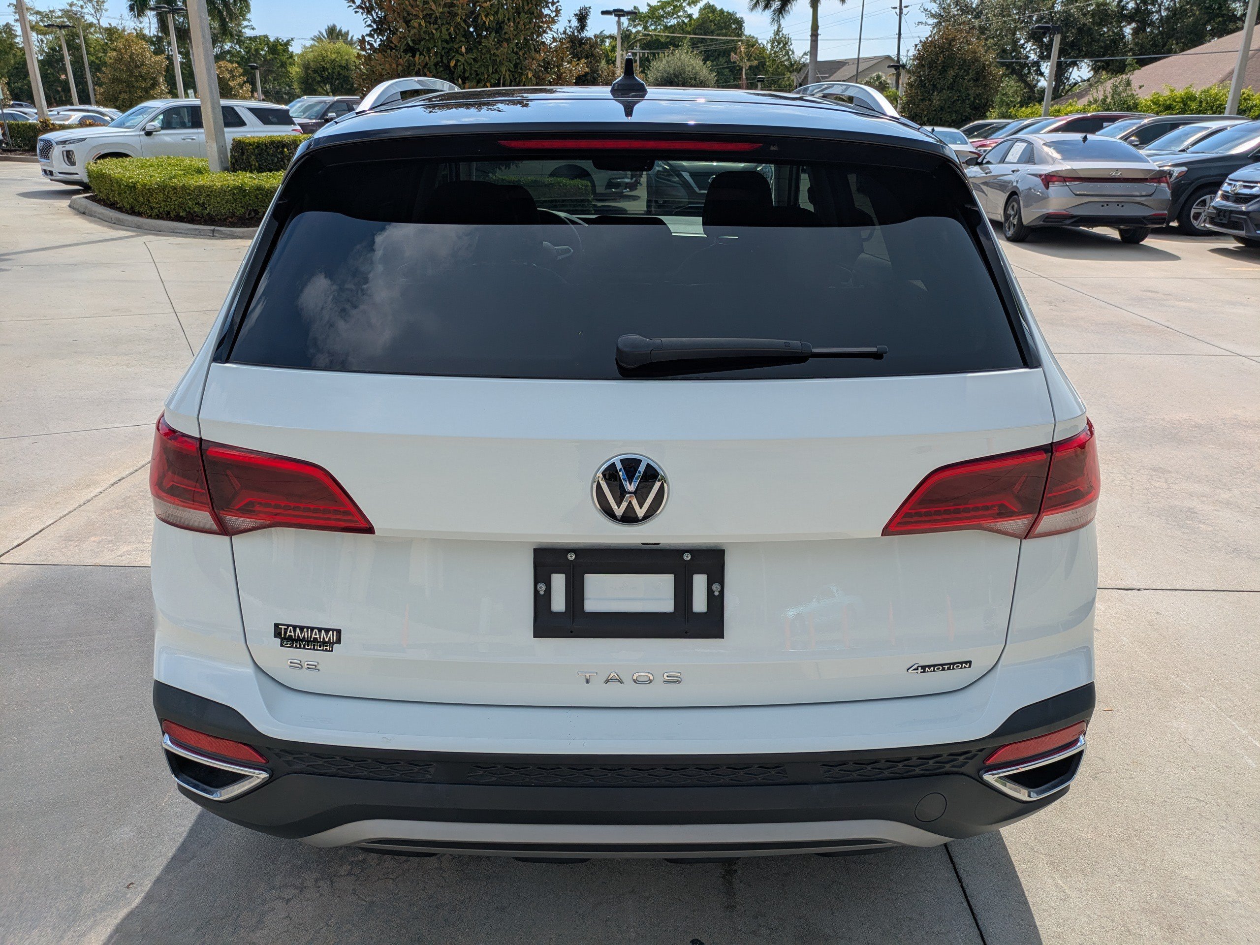 Used 2024  Volkswagen SE image 3