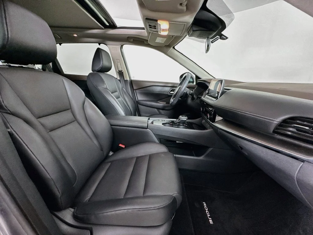 Used 2021 Gun Metallic Nissan SV image 35